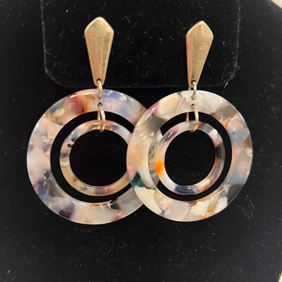 Evereve Jewelry - EVEREVE Gold & Multi-color Resin Earrings